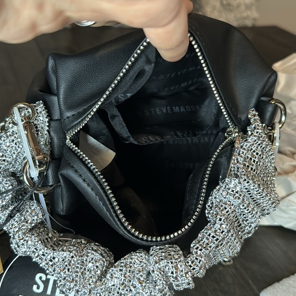 STEVE MADDEN Bnight Convertible Clutch Bag - Picture 4 of 5